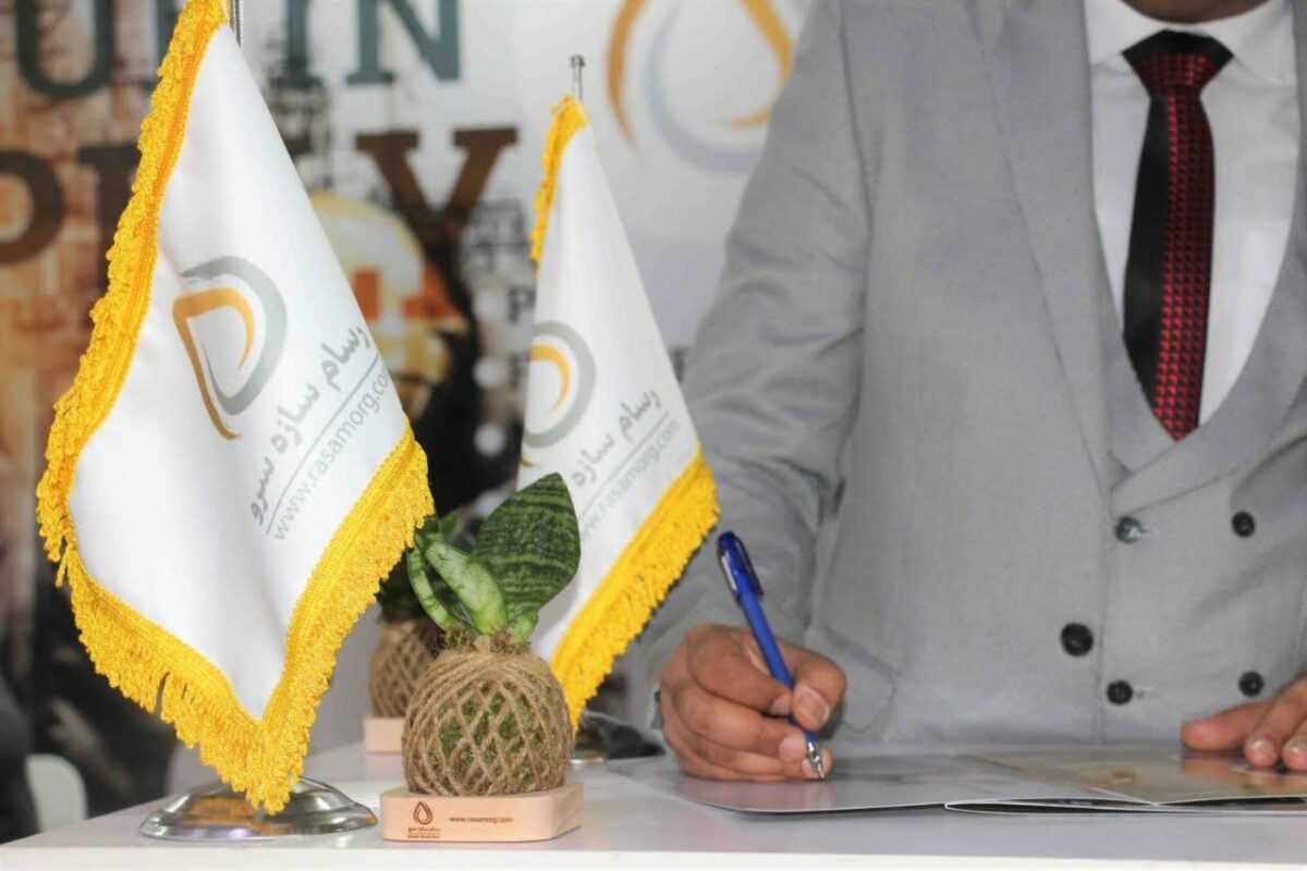 فلنج، ولو، مغزی و اتصالات صنعتی را از رسام سازه سرو تامین کنید. کیفیت بالا، استانداردهای جهانی و تحویل به‌موقع برای پروژه‌های صنعتی شما